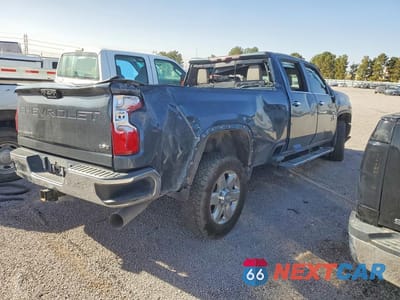 Trzecie zdjęcie samochodu z tyłu: 2020 CHEVROLET SILVERADO K3500 LTZ VIN:1GC4YUEY1LF158252 - miniatura