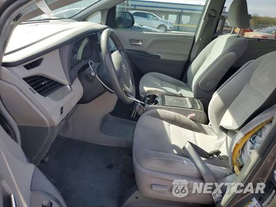 Zdjęcie 7 z 14 samochodu: 2019 TOYOTA SIENNA LE 8-PASSENGER VIN:5TDKZ3DC9KS018663 - miniatura