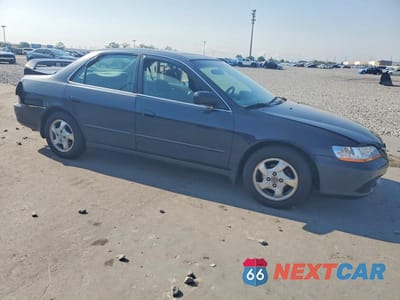 Czwarte zdjęcie samochodu z boku: 1998 HONDA ACCORD EX VIN:1HGCG5659WA058668 - miniatura