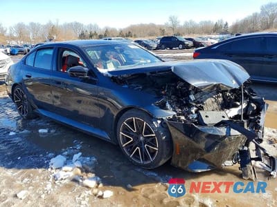 Czwarte zdjęcie samochodu z boku: 2025 BMW M5 VIN:WBS83FK08SCU12767 - miniatura