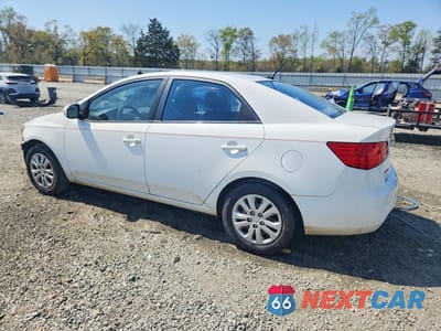 Drugie zdjęcie samochodu z przodu: 2010 KIA FORTE EX VIN:KNAFU4A26A5808117 - miniatura