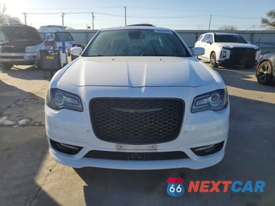Piąte zdjęcie samochodu w środku: 2022 CHRYSLER 300 TOURING L VIN:2C3CCASG2NH236967 - miniatura