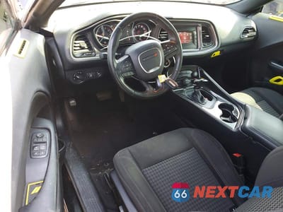 Zdjęcie 8 z 12 samochodu: 2016 DODGE CHALLENGER SXT VIN:2C3CDZAG2GH283352 - miniatura