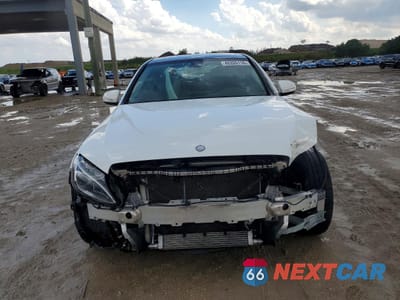 Piąte zdjęcie samochodu w środku: 2015 MERCEDES-BENZ C 300 4MATIC VIN:55SWF4KB3FU058272 - miniatura