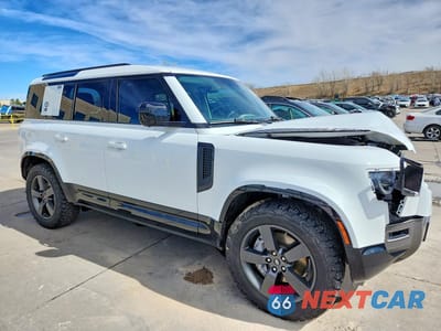 Czwarte zdjęcie samochodu z boku: 2022 LAND ROVER DEFENDER 110 X-DYNAMIC HSE VIN:SALE37RU7N2063757 - miniatura