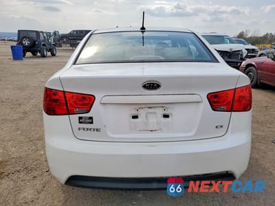 Zdjęcie 6 z 12 samochodu: 2013 KIA FORTE VIN:KNAFU4A26D5740390 - miniatura