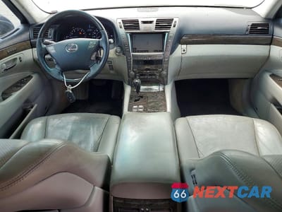 Zdjęcie 8 z 12 samochodu: 2007 LEXUS IS 460 VIN:JTHGL46F375012079 - miniatura