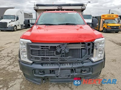Piąte zdjęcie samochodu w środku: 2024 FORD F550 SUPER DUTY DUMP TRUCK VIN:1FDUF5HN8RDA25596 - miniatura