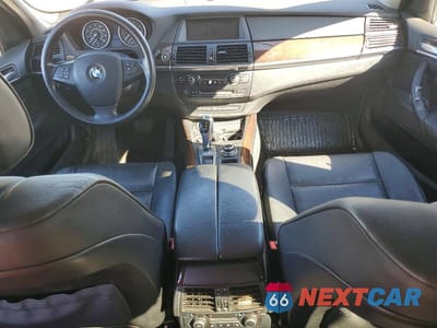 Zdjęcie 8 z 12 samochodu: 2010 BMW X5 XDRIVE48I VIN:5UXFE8C56AL312209 - miniatura