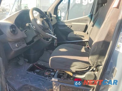 Zdjęcie 7 z 12 samochodu: 2019 MERCEDES BENZ SPRINTER 2500 VIN:WD4PF1CD6KP117177 - miniatura