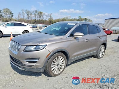 2019 LINCOLN MKC 5LMCJ1C93KUL17267 - główne zdjęcie licytacji z USA - miniatura