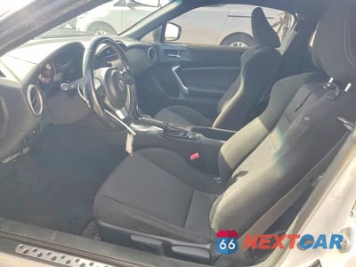 Zdjęcie 7 z 12 samochodu: 2017 TOYOTA 86 BASE VIN:JF1ZNAA14H8704761 - miniatura