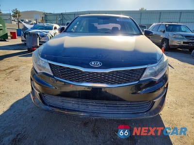 Piąte zdjęcie samochodu w środku: 2017 KIA OPTIMA LX VIN:5XXGT4L35HG152210 - miniatura