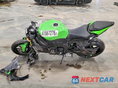 Trzecie zdjęcie samochodu z tyłu: 2022 KAWASAKI ZX636 K VIN:JKBZXJH13NA012768 - miniatura
