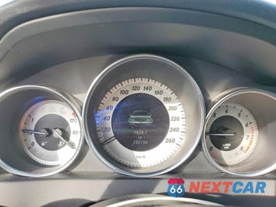 Zdjęcie 9 z 12 samochodu: 2013 MERCEDES-BENZ C 300 4MATIC VIN:WDDGF8AB8DG119512 - miniatura