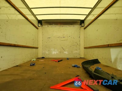 Zdjęcie 10 z 13 samochodu: 2022 GMC SAVANA BOX TRUCK VIN:7GZ37TC77NN009035 - miniatura