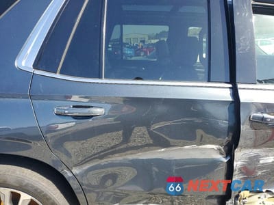 Zdjęcie 10 z 12 samochodu: 2021 GMC YUKON DENALI VIN:1GKS2DKL0MR347979 - miniatura