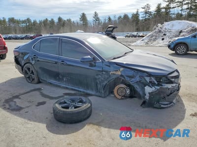 Czwarte zdjęcie samochodu z boku: 2021 TOYOTA CAMRY HYBRID LE VIN:4T1C31AK9MU030439 - miniatura