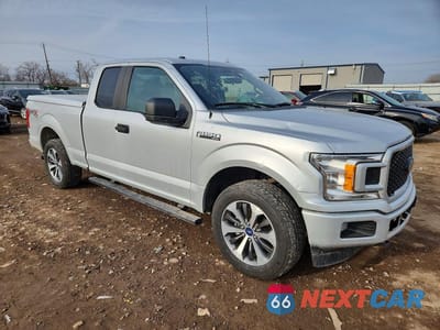 Czwarte zdjęcie samochodu z boku: 2019 FORD F150 SUPER CAB VIN:1FTEX1EP1KKC68429 - miniatura