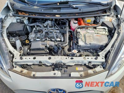 Zdjęcie 12 z 12 samochodu: 2018 TOYOTA PRIUS C FOUR VIN:JTDKDTB38J1608074 - miniatura