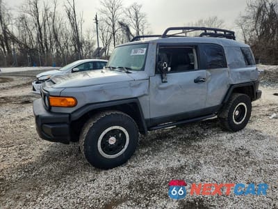 2013 TOYOTA FJ CRUISER BASE JTEBU4BF7DK158640 - główne zdjęcie licytacji z USA - miniatura