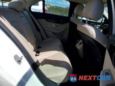 Zdjęcie 10 z 12 samochodu: 2015 MERCEDES-BENZ C 300 VIN:55SWF4JB9FU090743 - miniatura