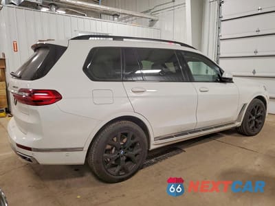 Trzecie zdjęcie samochodu z tyłu: 2022 BMW X7 XDRIVE40I VIN:5UXCW2C04N9J30464 - miniatura