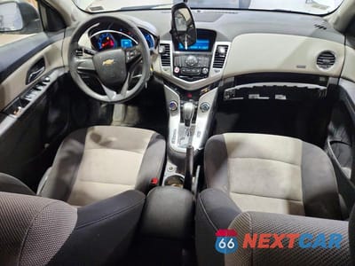 Zdjęcie 8 z 12 samochodu: 2015 CHEVROLET CRUZE LS VIN:1G1PA5SG4F7109234 - miniatura