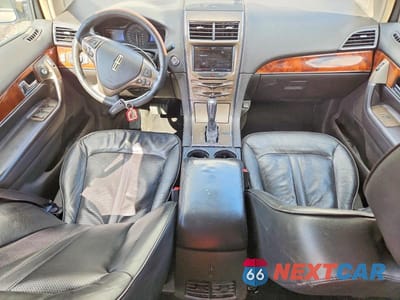 Zdjęcie 8 z 12 samochodu: 2013 LINCOLN MKX VIN:2LMDJ8JK5DBL27334 - miniatura