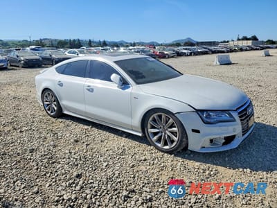 Czwarte zdjęcie samochodu z boku: 2014 AUDI A7 PRESTIGE VIN:WAU2MAFC4EN147983 - miniatura