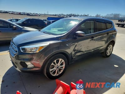 2017 FORD ESCAPE SE 1FMCU0GD3HUC08917 - główne zdjęcie licytacji z USA - miniatura