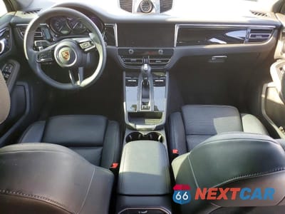 Zdjęcie 8 z 13 samochodu: 2024 PORSCHE MACAN BASE VIN:WP1AA2A51RLB09732 - miniatura