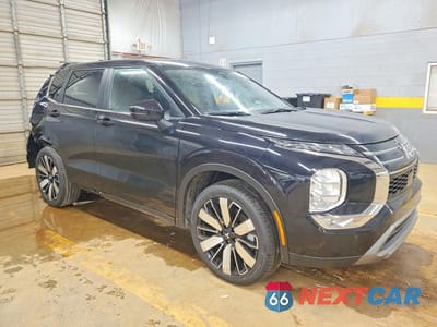 Czwarte zdjęcie samochodu z boku: 2025 MITSUBISHI OUTLANDER SE VIN:JA4J3VA82SZ044300 - miniatura