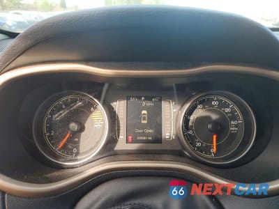 Zdjęcie 9 z 12 samochodu: 2018 JEEP CHEROKEE LATITUDE VIN:1C4PJLCB0JD615197 - miniatura