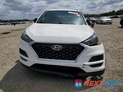 Piąte zdjęcie samochodu w środku: 2021 HYUNDAI TUCSON VALUE VIN:KM8J33A41MU333350 - miniatura