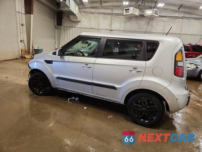 Drugie zdjęcie samochodu z przodu: 2011 KIA SOUL + VIN:KNDJT2A29B7331015 - miniatura