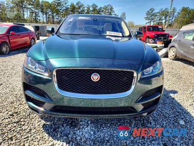 Piąte zdjęcie samochodu w środku: 2017 JAGUAR F-PACE PREMIUM VIN:SADCJ2BV4HA059013 - miniatura