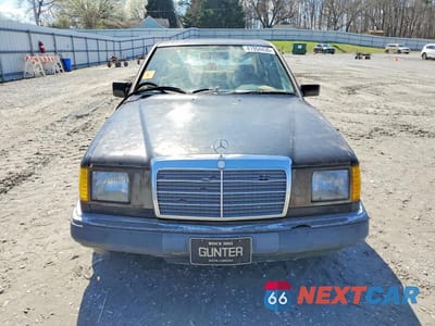 Piąte zdjęcie samochodu w środku: 1993 MERCEDES-BENZ 300 E 2.8 VIN:WDBEA28E9PC009981 - miniatura