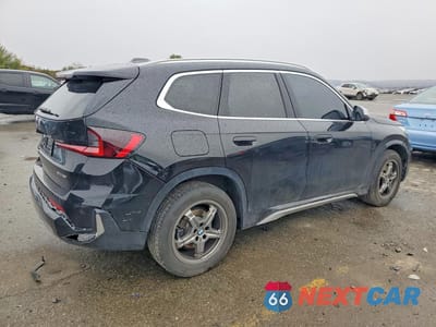 Trzecie zdjęcie samochodu z tyłu: 2024 BMW X1 XDRIVE28I VIN:WBX73EF05R5Y49487 - miniatura
