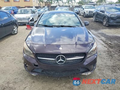 Piąte zdjęcie samochodu w środku: 2015 MERCEDES-BENZ CLA 250 VIN:WDDSJ4EB2FN206008 - miniatura