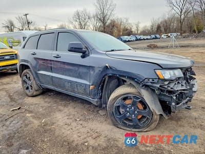 Czwarte zdjęcie samochodu z boku: 2019 JEEP GRAND CHEROKEE LAREDO VIN:1C4RJFAG0KC567393 - miniatura