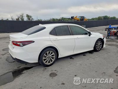Trzecie zdjęcie samochodu z tyłu: 2021 TOYOTA CAMRY LE VIN:4T1C11AK9MU480808 - miniatura