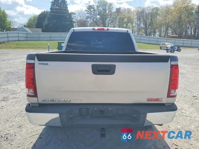 Zdjęcie 6 z 12 samochodu: 2007 GMC NEW SIERRA C1500 VIN:2GTEC13C371634880 - miniatura