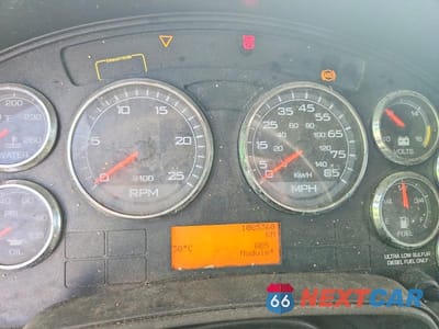 Zdjęcie 8 z 10 samochodu: 2014 INTERNATIONAL PROSTAR SEMI TRUCK VIN:3HSDJSJR8EN034975 - miniatura