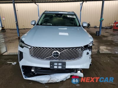 Piąte zdjęcie samochodu w środku: 2026 VOLVO XC90 PLUS VIN:YV4062PE9T1480546 - miniatura