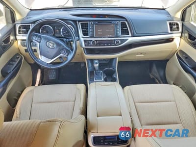 Zdjęcie 8 z 12 samochodu: 2017 TOYOTA HIGHLANDER LE PLUS VIN:5TDZZRFH7HS204947 - miniatura