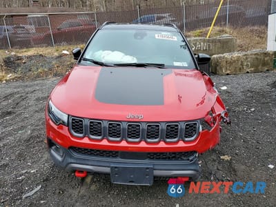 Piąte zdjęcie samochodu w środku: 2025 JEEP COMPASS TRAILHAWK VIN:3C4NJDDNXST621879 - miniatura