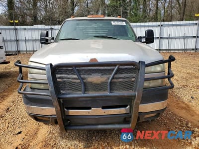 Piąte zdjęcie samochodu w środku: 2006 CHEVROLET SILVERADO K3500 VIN:1GCJK33D86F177898 - miniatura