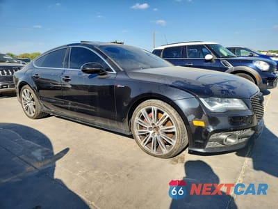 Czwarte zdjęcie samochodu z boku: 2014 AUDI A7 PRESTIGE VIN:WAU2GAFC2EN018194 - miniatura