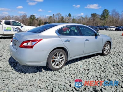 Trzecie zdjęcie samochodu z tyłu: 2010 NISSAN MAXIMA 3.5 S VIN:1N4AA5AP7AC850322 - miniatura